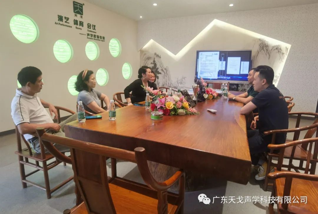 歡迎廣東省建筑裝飾設計行業協會蘭芳會長一行人蒞臨天戈指導工作-6